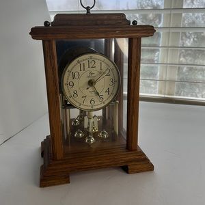 Mirror mantle clock works battery operated 12 inches tall